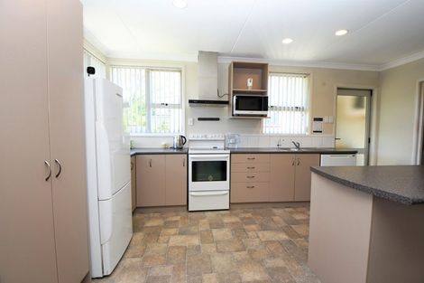 Photo of property in 65 Victoria Street, Carterton, 5713