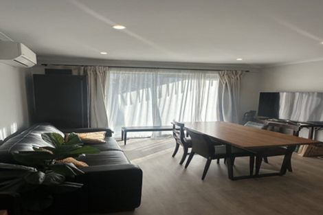 Photo of property in 1/73 Hobsonville Point Road, Hobsonville, Auckland, 0616