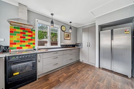 Photo of property in 77 Ward Street, Wallaceville, Upper Hutt, 5018