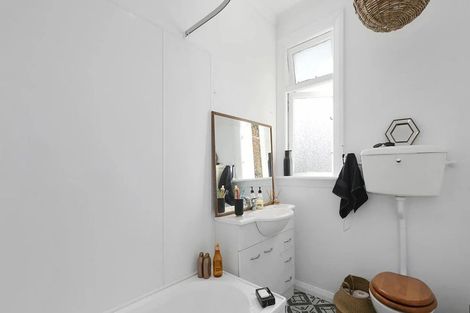 Photo of property in 32 Motu Street, Saint Clair, Dunedin, 9012