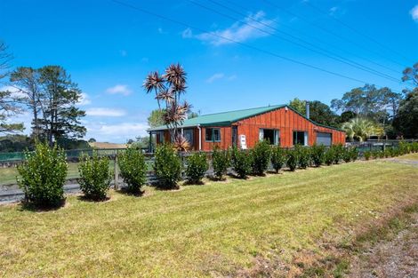 Photo of property in 137 Tawa Road, Kumeu, 0891