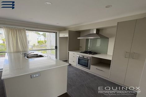Photo of property in 7 Panakenake Way, Flat Bush, Auckland, 2019