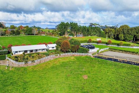Photo of property in 167 Henwood Road, Paraite, New Plymouth, 4372
