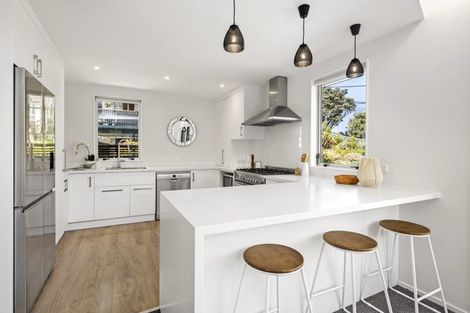 Photo of property in 75 Houghton Bay Road, Houghton Bay, Wellington, 6023