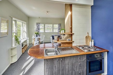 Photo of property in 7 Hampton Hill Road, Tawa, Wellington, 5028