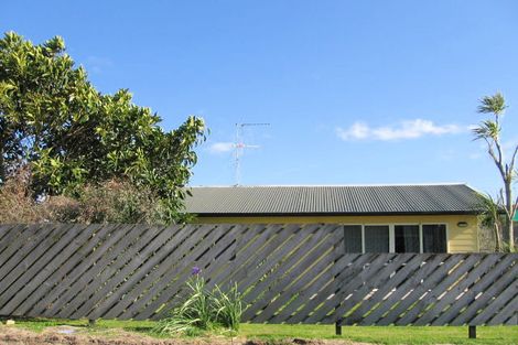 Photo of property in 58 Karewa Parade, Papamoa Beach, Papamoa, 3118