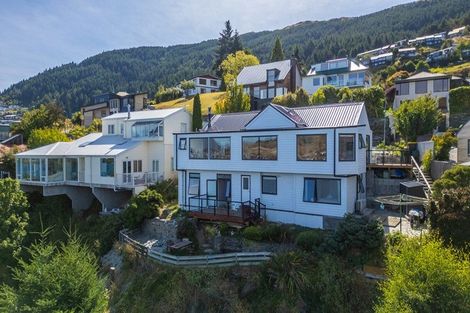 Photo of property in 22 Golden Terrace, Queenstown, 9300