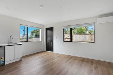 Photo of property in 49a Golf Road, New Lynn, Auckland, 0600