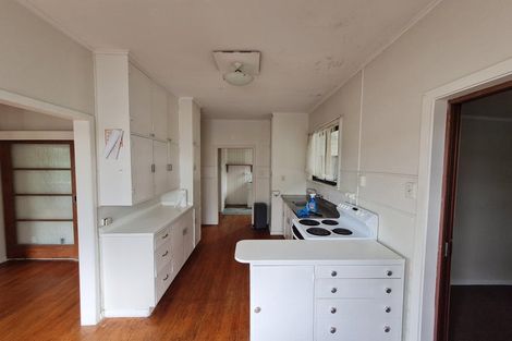 Photo of property in 3 Links Road, New Lynn, Auckland, 0600