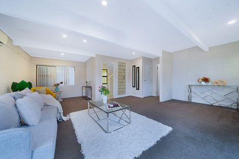 Photo of property in 102 Tirimoana Road, Te Atatu South, Auckland, 0602