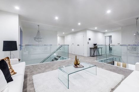 Photo of property in 42 Fernhill Way, Oteha, Auckland, 0632