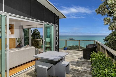 Photo of property in 15 Ngatira Road, Muriwai, Waimauku, 0881