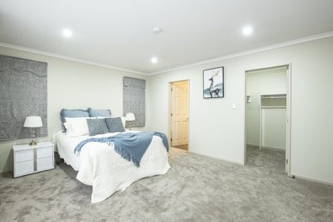 Photo of property in 100 Wayne Francis Drive, Flat Bush, Auckland, 2016