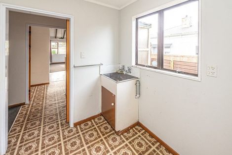 Photo of property in 19 Tongariro Street, Castlecliff, Whanganui, 4501