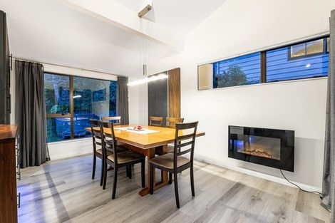 Photo of property in 28 Peterhouse Street, Tawa, Wellington, 5028