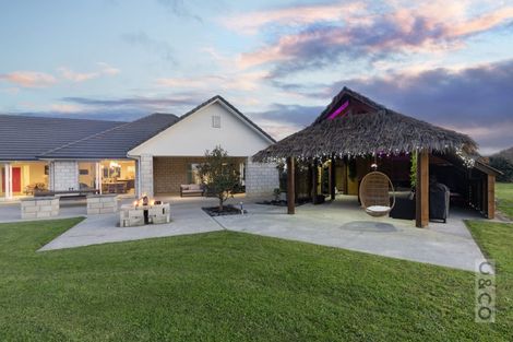 Photo of property in 1242 State Highway 16, Waimauku, 0883