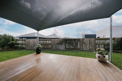 Photo of property in 10 Monaco Grove, Fitzherbert, Palmerston North, 4410