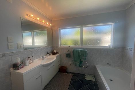 Photo of property in 7 Sanctuary Point, Sunnyhills, Auckland, 2010