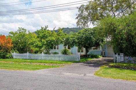 Photo of property in 12 Bethune Street, Featherston, 5710