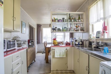 Photo of property in 102 Bond Crescent, Forrest Hill, Auckland, 0620