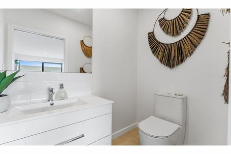 Photo of property in 5 Libertia Lane, Orewa, 0931