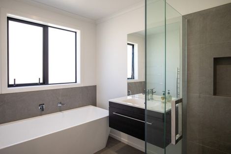 Photo of property in 2 Tunarau Street, Raglan, 3225