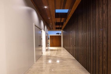 Photo of property in 70 Oak Road, Poraiti, Napier, 4112