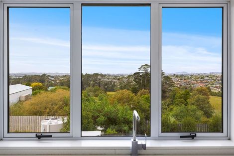 Photo of property in 85c Lake Panorama Drive, Henderson Valley, Auckland, 0614