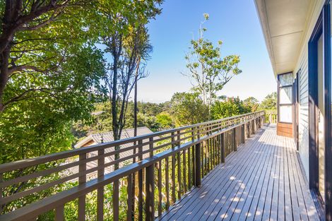 Photo of property in 10 Mceldowney Road, Titirangi, Auckland, 0604