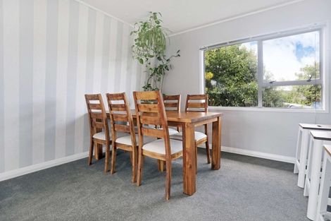 Photo of property in 22 Fernleigh Avenue, Waiuku, 2123