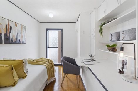 Photo of property in 5 Puawai Place, Northcote, Auckland, 0627