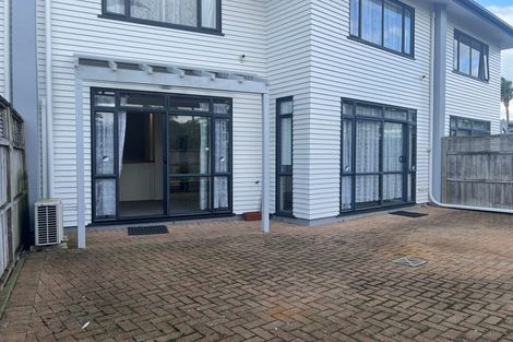 Photo of property in 44/2 Armoy Drive, East Tamaki, Auckland, 2016