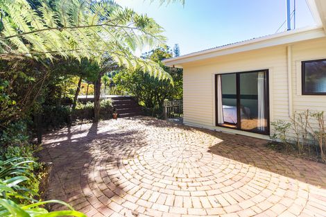 Photo of property in 10 Mceldowney Road, Titirangi, Auckland, 0604