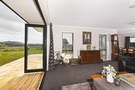 Photo of property in 18 Wairau Drive, Tikipunga, Whangarei, 0112