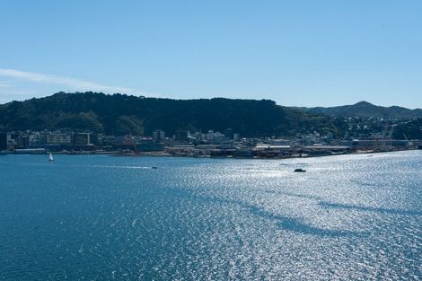 Photo of property in 4/22 The Crescent, Roseneath, Wellington, 6011