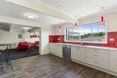 Photo of property in 65 Aviemore Drive, Highland Park, Auckland, 2010