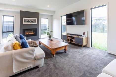 Photo of property in 44 Stratford Drive, Mount Pisa, Cromwell, 9383