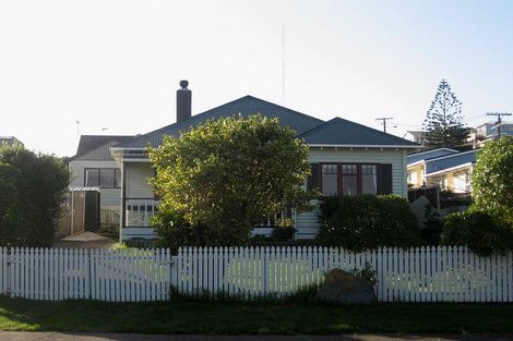 Photo of property in 4b Bay Drive, Titahi Bay, Porirua, 5022
