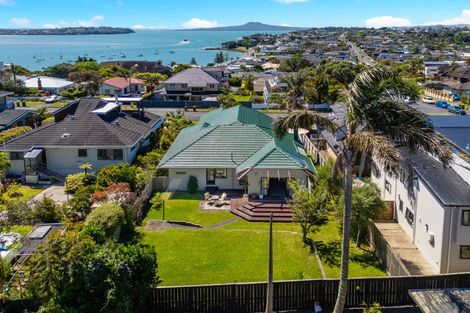 Photo of property in 4 Takutai Avenue, Bucklands Beach, Auckland, 2012