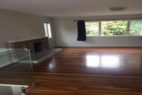 Photo of property in 26 Tawhana Crescent, Red Beach, 0932