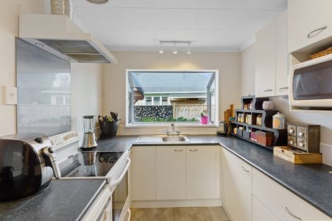 Photo of property in 14 Rodney Grove, Paraparaumu, 5032