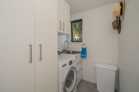 Photo of property in 17 White Street, Whitianga, 3510