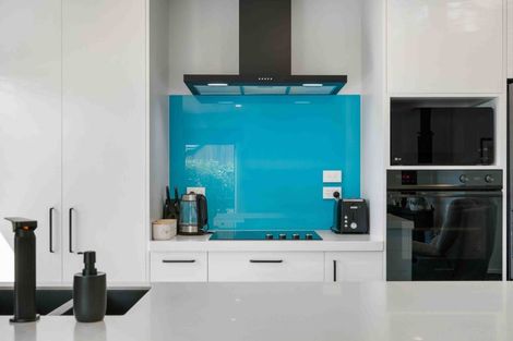 Photo of property in 2 Collie Road, Pukekohe, 2120