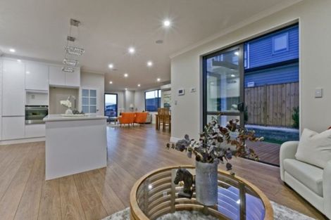 Photo of property in 5 Tawa Place, Orewa, 0931