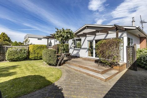 Photo of property in 8 Stackhouse Avenue, Bishopdale, Christchurch, 8053