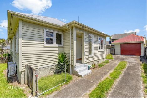 Photo of property in 39 Banbury Crescent, Fairfield, Hamilton, 3214