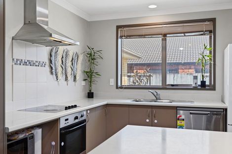 Photo of property in 27 Golden Sands Drive, Papamoa Beach, Papamoa, 3118