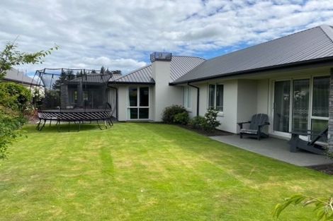 Photo of property in 52 Huntingdon Drive, Rangiora, 7400