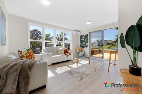 Photo of property in 5 Farnborough Crescent, Mangere, Auckland, 2022