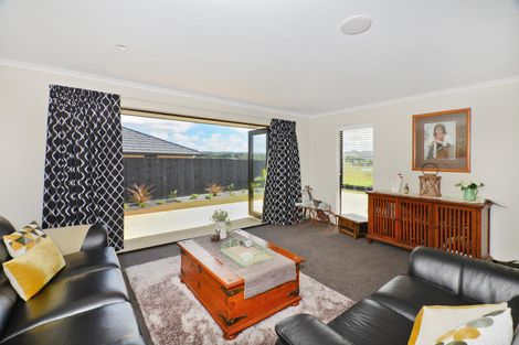 Photo of property in 18 Wairau Drive, Tikipunga, Whangarei, 0112